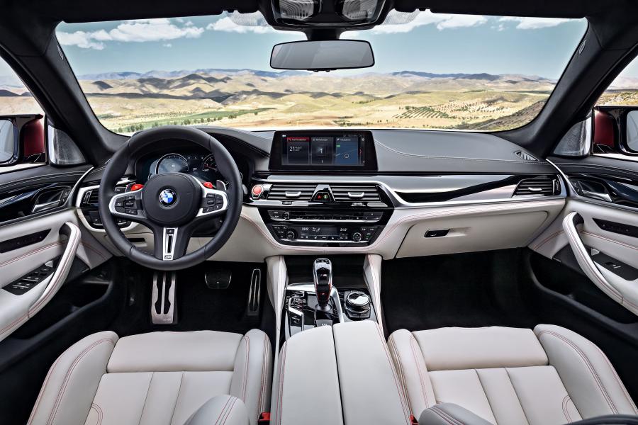 Торпедо BMW M5 First Edition (F90) 2018 года  (WW) (фото 18 из 27)